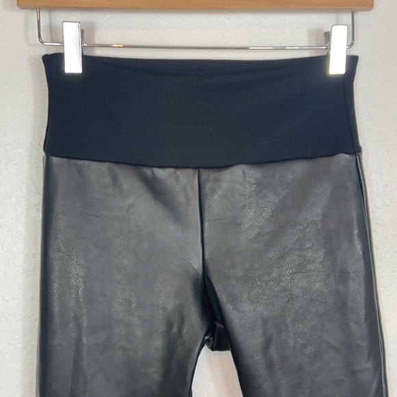 Nwot Assets by Spanx faux leather leggings S - Picture 7 of 9